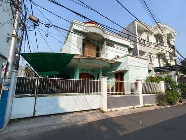 Rumah Luas, Siap Huni, Lokasi Di Jakarta Barat 
