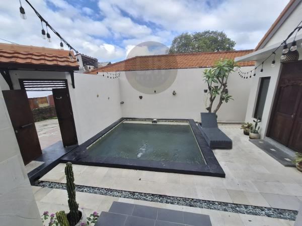 3 bedrooms villa for rent at Padangsambian, Denpasar, strategic location, well maintained, close to Kerobokan area