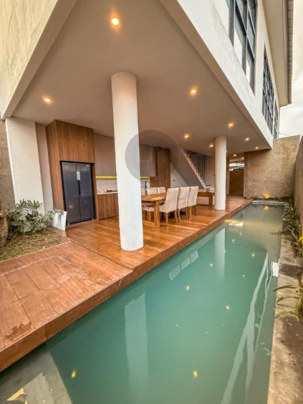 4 bedrooms villa for sale at Dalung, strategic location with new building, close to Berawa area