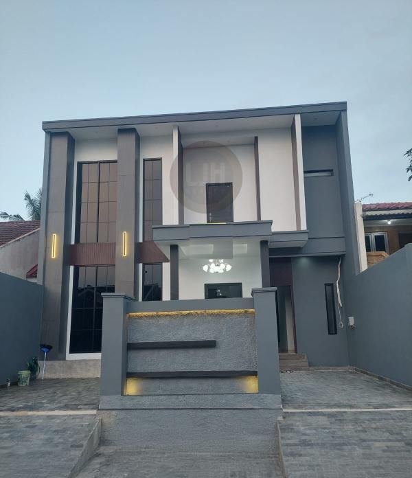 Rumah bagus siap huni kawasan citra raya