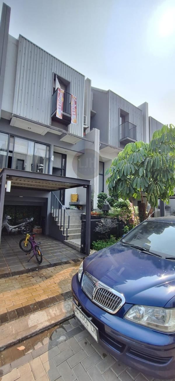 Disewakan Rumah Imajihaus Greenwich BSD City, Ada kolam renang, Fully Furnished