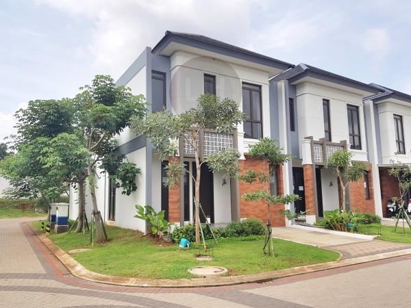 Disewakan Rumah The Mozia Cluster Avezza BSD City Hoek Dekat Ice, Univ Prasetya Mulya