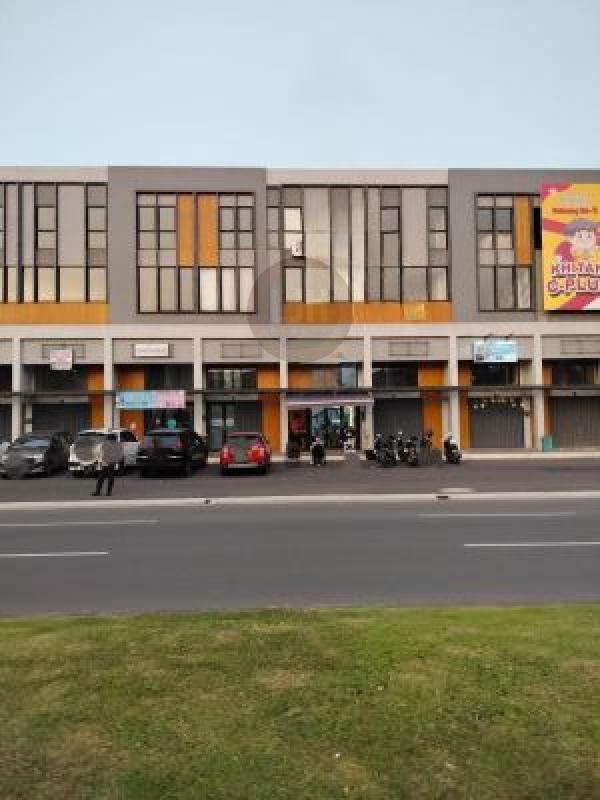 Ruko New Westfield 3 lantai full furnished Siap Pakai, Bisa KPR, Area Parkir Luas dan Tidak Berbayar, Cocok Untuk Kantor, Klinik, Kuliner Grand Wisata Bekasi