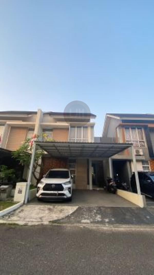  Rumah Grand Wisata, 2 Lantai Dalam Cluster, Kamar Tidur 3+1, Kondisi Sangat Terawat, Siap Huni, SHM, Bisa Cash/KPR, Grand Wisata Bekasi