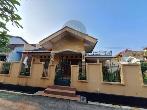 Dijual Rumah Luas Posisi Hook di Pekayon Bekasi 