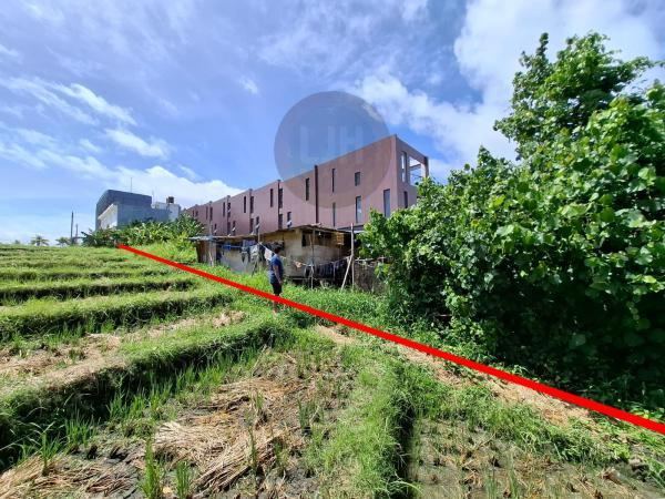 Stunning Land for Lease Near Mengening Beach, Located In Tourist Area, Surrounded by Villa