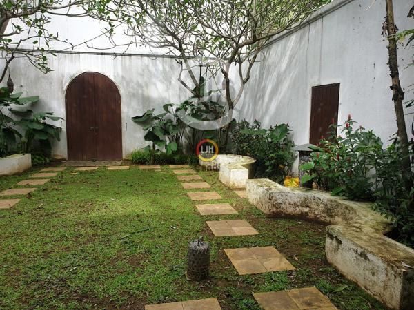 Rumah di S Parman Semarang