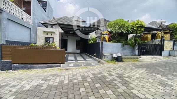 House for rent at Dalung, strategic location, well maintained, close to Puspem Badung
