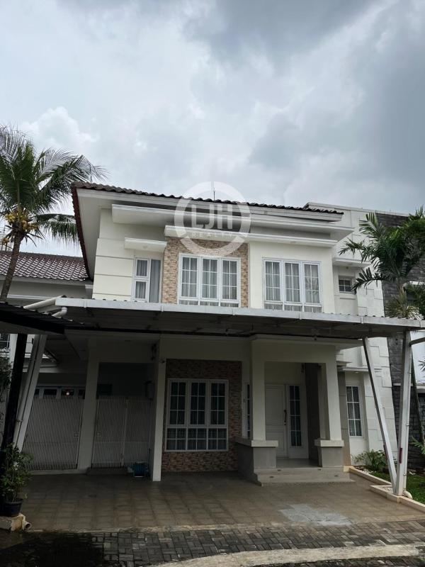 Rumah Klasik Cantik di Perumahan Elite Raffles Hills Cibubur