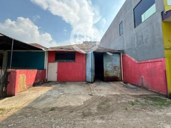  ex Gudang dan workshop di jalan kalimalang luas 218m² keamanan 24 jam bebas pungli, memiliki 2 akses pintu tol cibitung dan Bekasi timur hanya berjarak 2 km ,Sentra niaga kalimas , Bekasi
