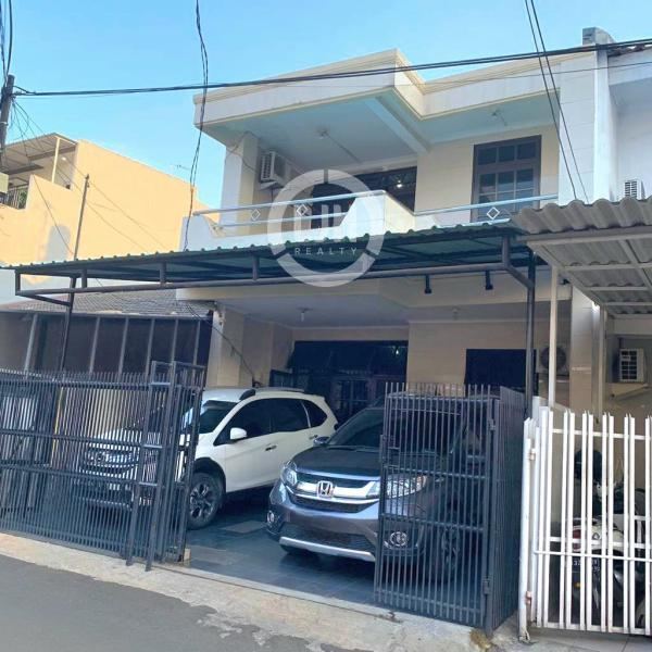 Rumah Asri dan Nyaman untuk Keluarga di Janur Kuning, Kelapa Gading