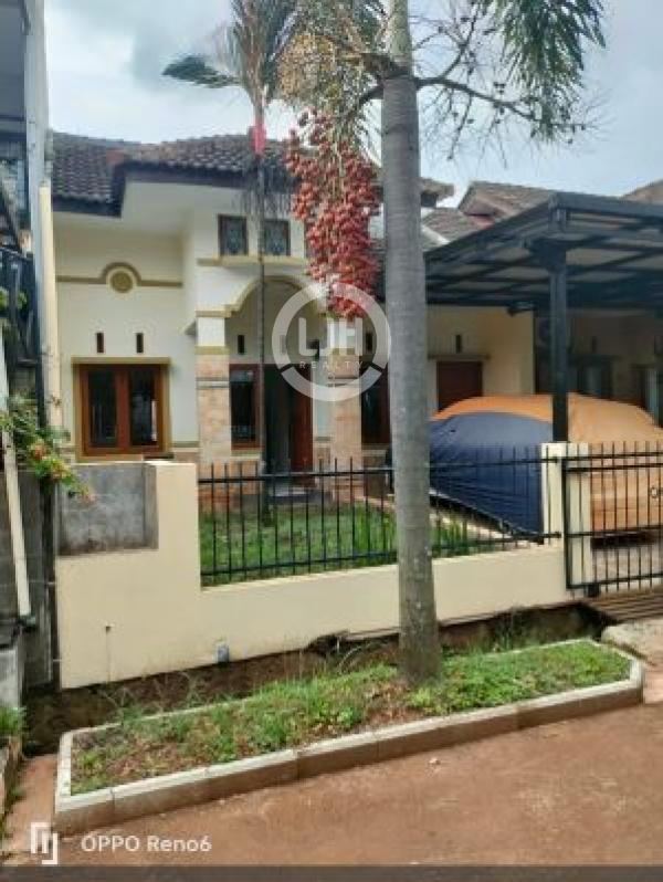  Rumah 1 Lantai, Luas 175m2, 3 Kamar Tidur, Siap Huni, Keamanan 24jam, Dalam Komplek, di Arcamanik Bandung