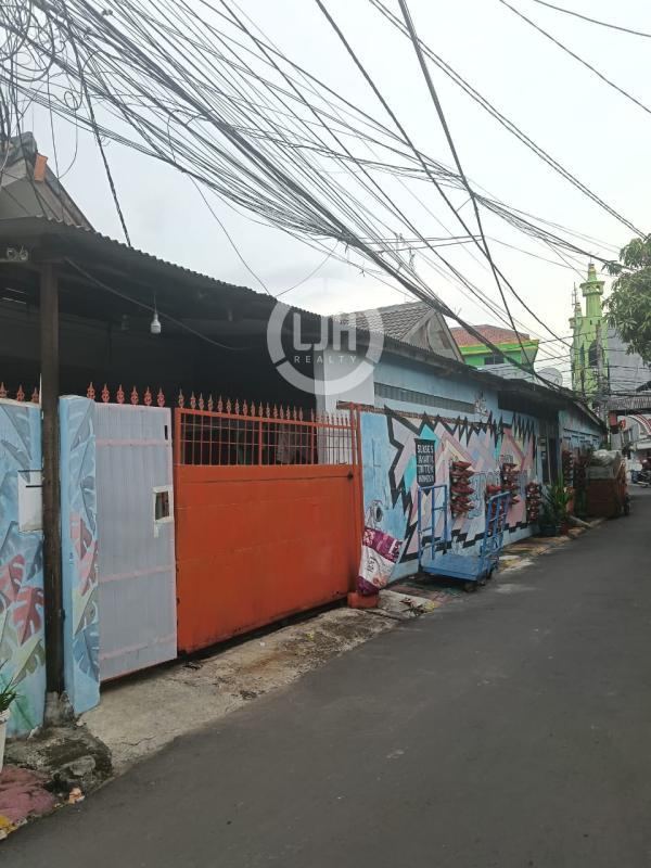 Rumah Hook di Cempaka Sari, Kemayoran, Jakarta Pusat