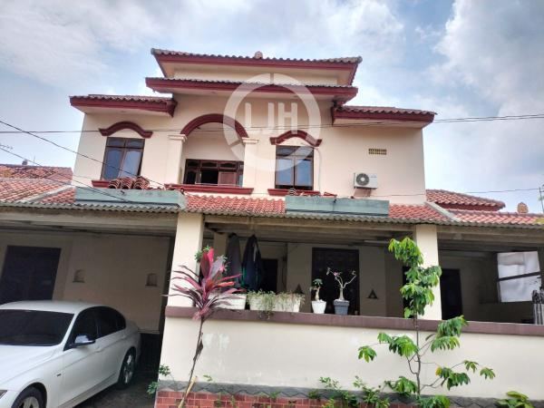 Rumah gandeng dijual cluster taman ubud indah lippi karawaci tangerang