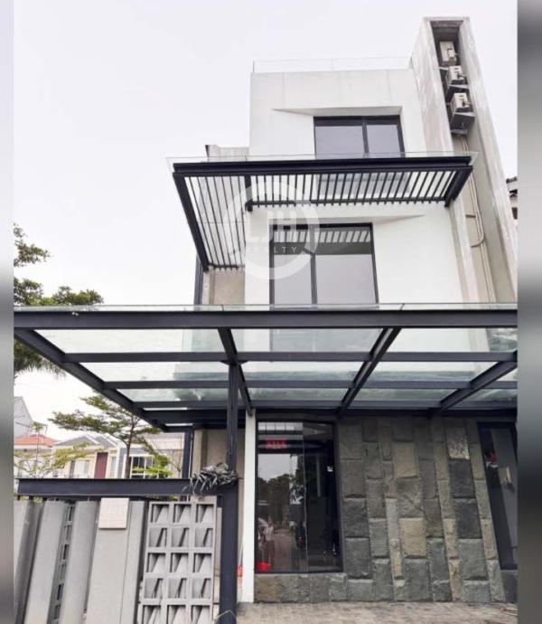 Rumah Posisi Hook Siap Huni Di Layar Permai PIK 1