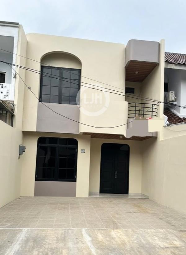 Rumah SIap Huni Di Sektor 1 D Gading Serpong