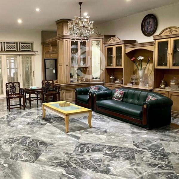 Rumah bagus 2 lantai siap huni di Area Premium Ragunan Jaksel.
