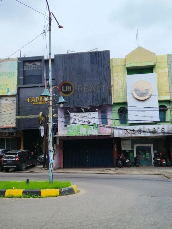 Disewakan Ruko Pinggir Jalan di Galaxy Raya Bekasi 