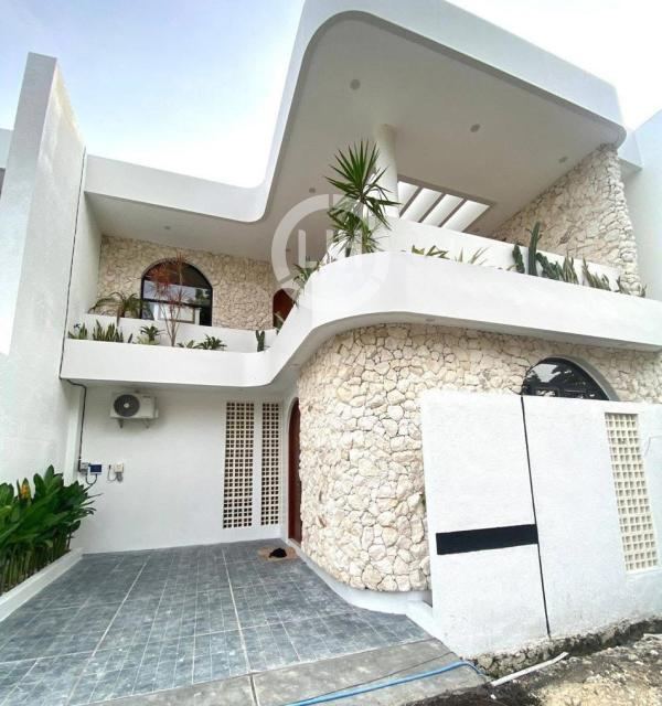 3 bedrooms villa for sale at Kerobokan, strategic location, with new building, close to Berawa area