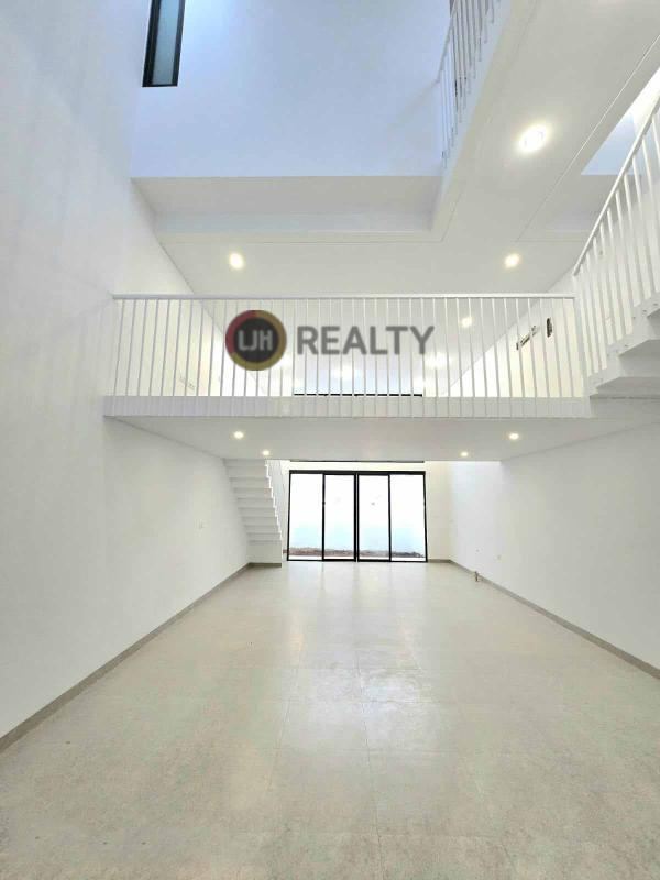 Mau Rumah Keren Dengan Desain Model Santorini? Kita Ready di Komplek Kejaksaan Kreo, Joglo - 138m