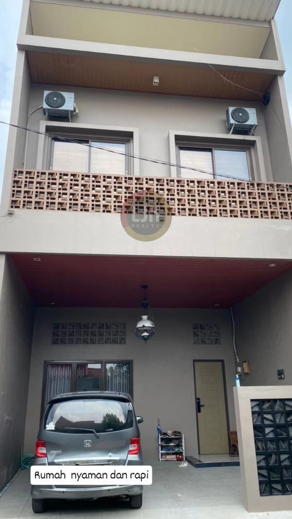 Rumah Hook 2,5 Lantai Di Duta Cimanggis Residence - Depok