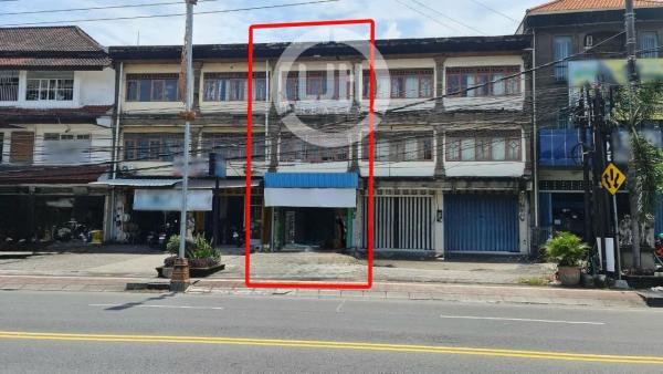 3 Storey Shophouse for Sale in Gatot Subroto. Suitable for Bussiness