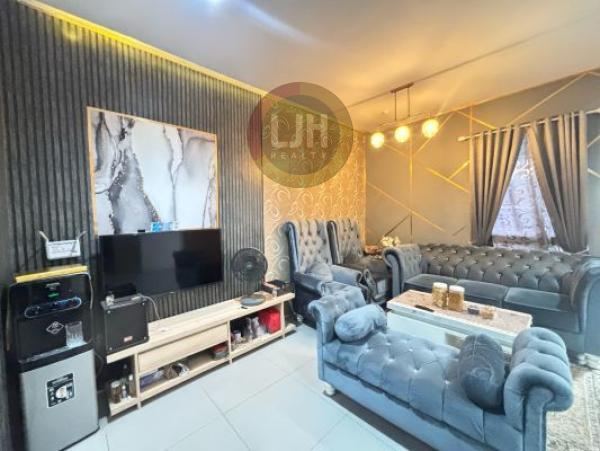 Rumah Grand Wisata Bekasi 2 Lantai 3 Kamar Tidur, Full Furnished, Bebas Banjir, 500m dari Mall Akses Langsung Tol Tambun Grand Wisata Bekasi