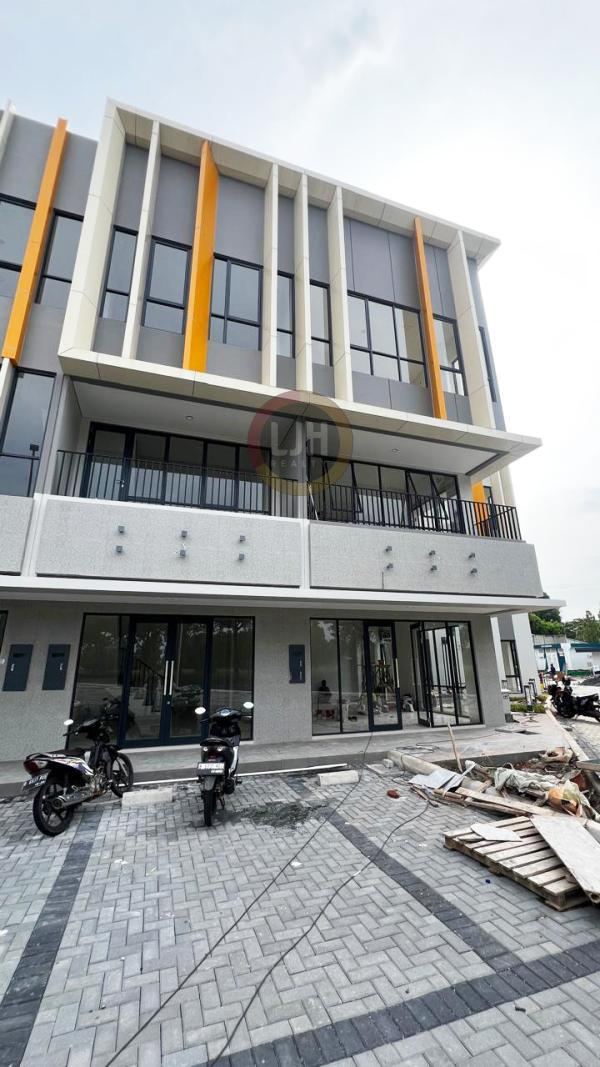 Dijual Ruko 3 Lantai The Loop Mozia BSD City Hadap Jalan Raya