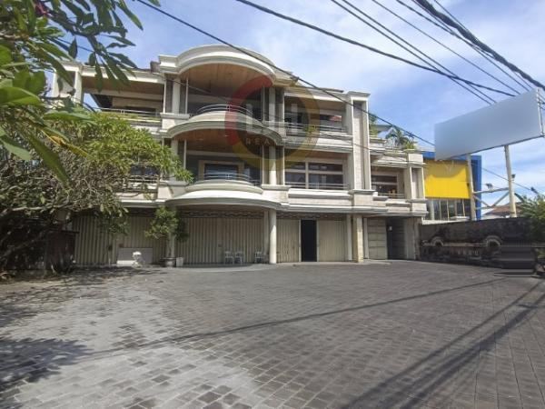 Shophouse for sale at Jl. Cokroaminoto, Denpasar, strategic location, only 500m to Taman Kota Denpasar