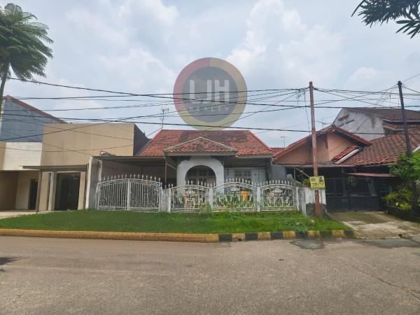 Dijual Rumah Luas dan Strategis di Jakasetia Bekasi 