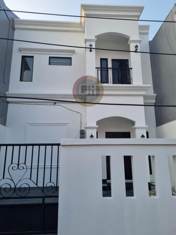 Dijual Rumah Modern Dan Bagus Siap Huni Di Harapan Indah Bekasi (C0334)