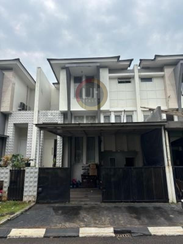 Rumah Luas 160m2 View Mall Living World Grand Wisata, untuk Hunian dan Tempat Usaha atau Kantor