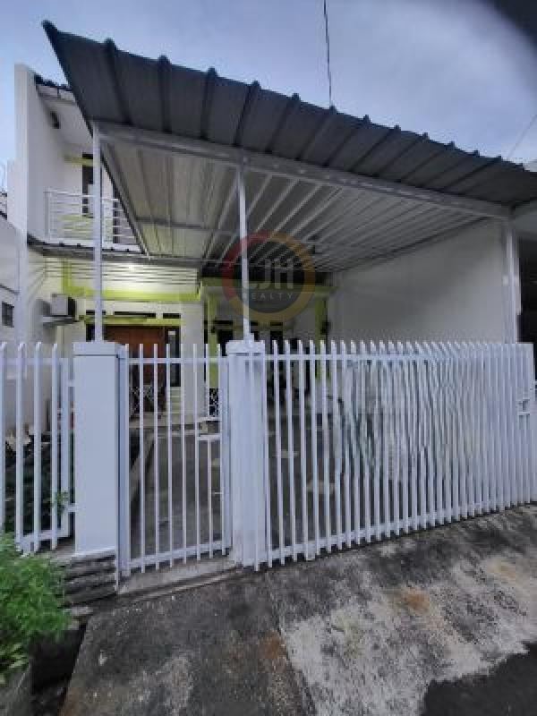Rumah 2 Lantai Luas 108m2, 4+1 Kamar Tidur Full Furnished Siap Huni, dalam Komplek One Gate Security System, Keamanan 24 Jam Arcamanik Bandung
