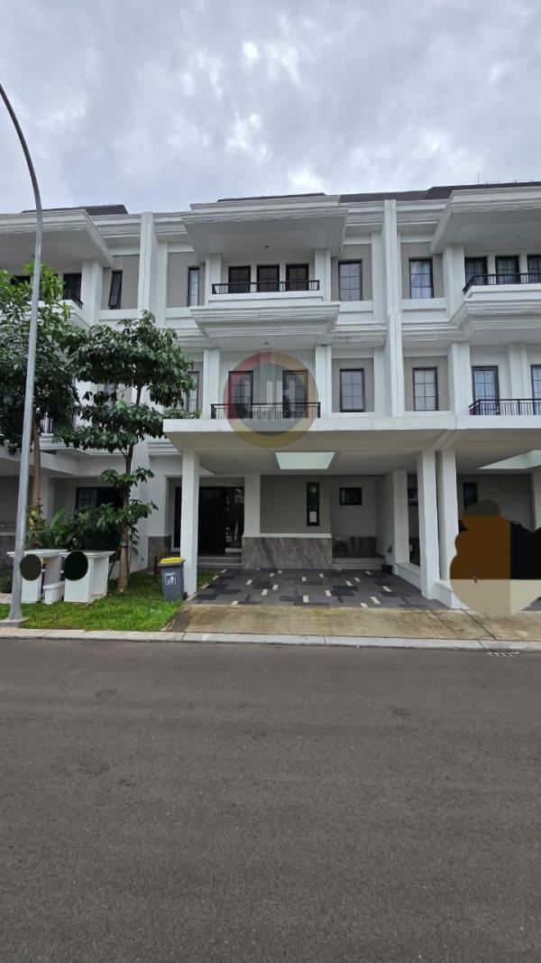 Rumah Mewah 2 lantai di Alam sutera 
