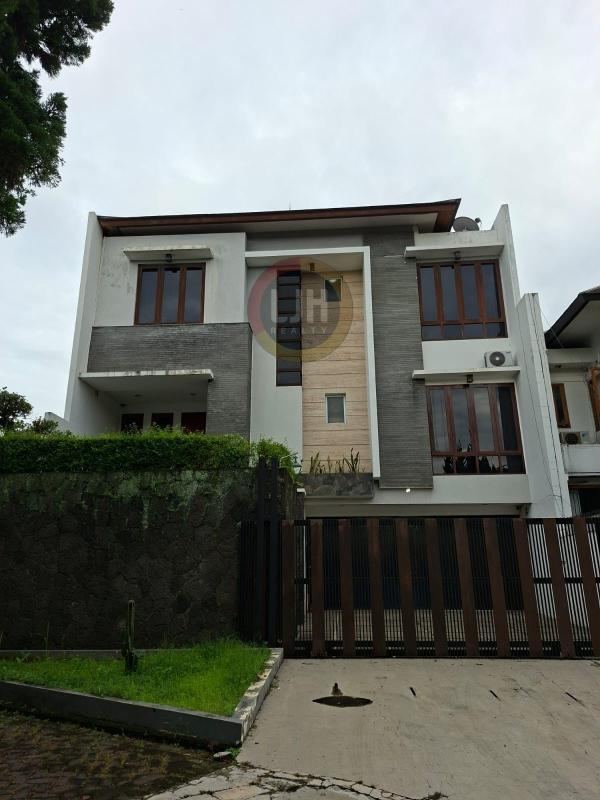 Rumah Dijual di Setra Duta Kencana, Kawasan Elit Bandung 