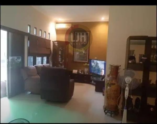 Rumah 2 Lantai Luas 110m2, 3 Kamar Tidur, Siap Huni, dalam Komplek Keamanan 24 Jam, Fasilitas Komplek Taman Bermain, masjid, 2,1 KM dari Pintu Tol Jatiasih, Jatiasih Bekasi