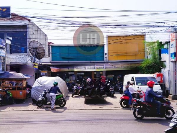Ruang Usaha dan Bisnis Supermarket dan Apotik Tipar Cakung Jakarta Timur