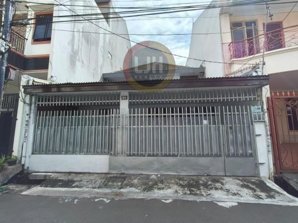 Sewa  Rumah baru renov siap huni 