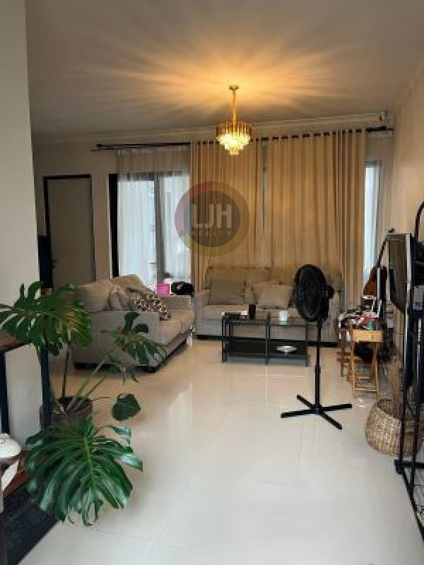 Rumah Grand Wisata 2 Lantai 4+1 Kamar Tidur 1km Dari Mall Living World Akses Langsung Tol Tambun Grand Wisata Bekasi