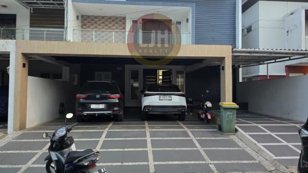 Dijual Rumah Luas 2 Lantai di Karawang 