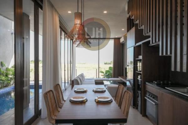 Villa 2 Lantai Luas 160m2, 2 Kamar Tidur Full Furnished Fasilitas Privat Pool, Paddy Field di Tabanan Bali