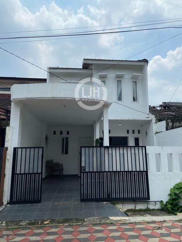 Rumah Asri 2 Lantai Lokasi Strategis Dekat ke MRT Lebak Bulus