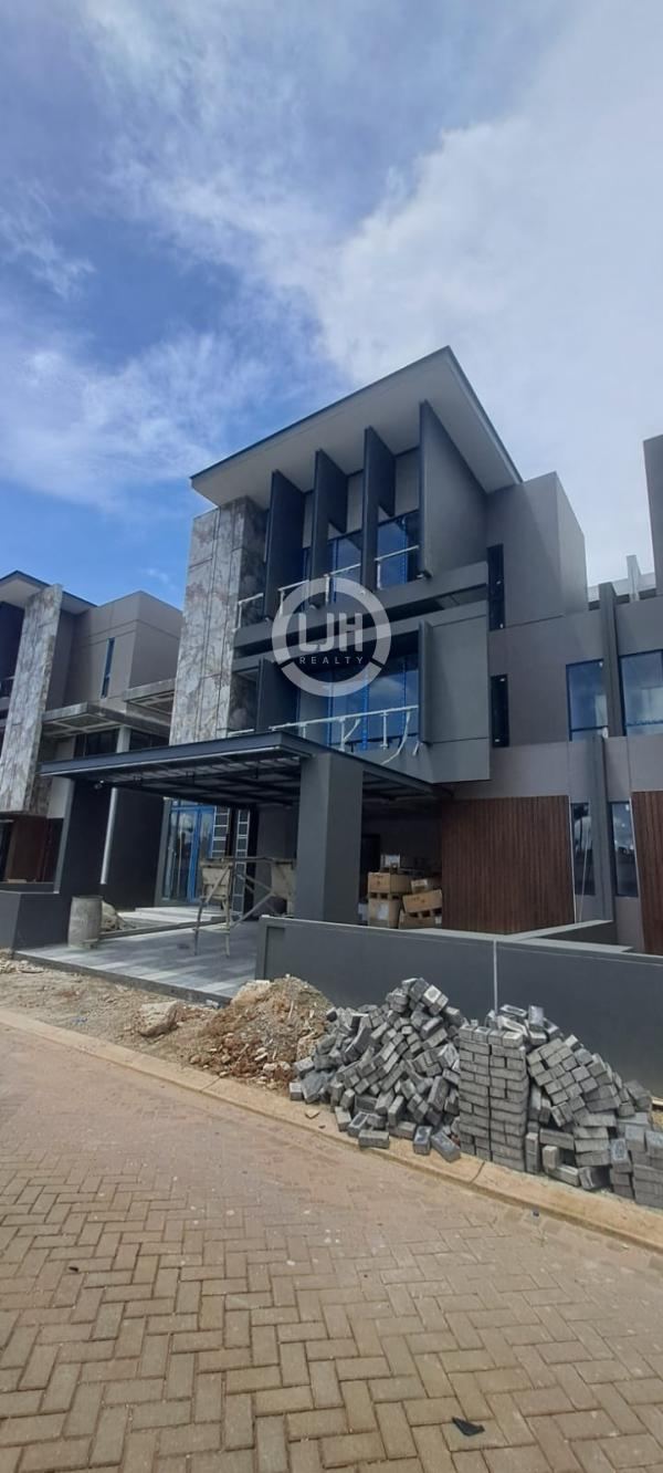 Rumah 3 Lantai di Cluster Baru Kota Wisata Cibubur