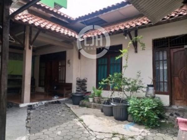 Rumah di jalan Soekarno Hatta