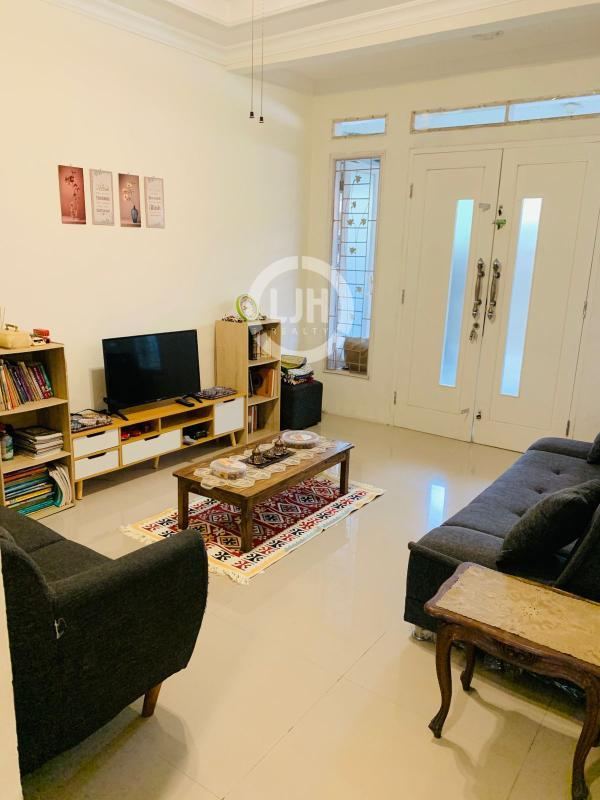 Rumah Semi Furnish di Serua Permai Pamulang, Tangerang, Banten