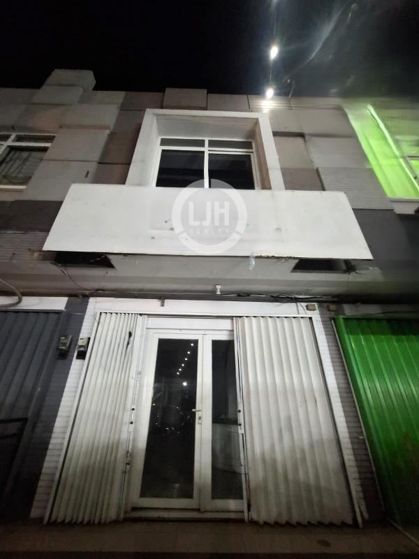 Ruko Siap Pakai Cocok Untuk Kantor di Kota Wisata, Cibubur, Gn. Putri, Bogor.