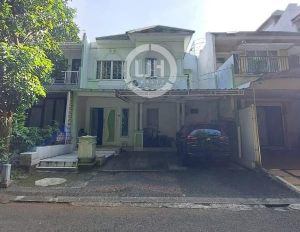 Rumah 2 Lantai Cantik Satu Langkah ke Pintu Tol Kota Wisata Cibubur