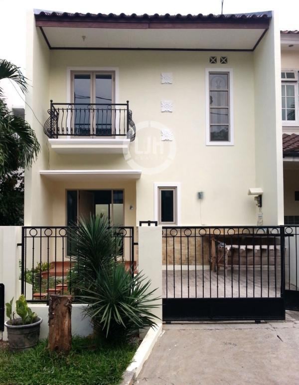 Rumah Cantik Siap Huni di Citragran, Cibubur, Bekasi, Jawa Barat.