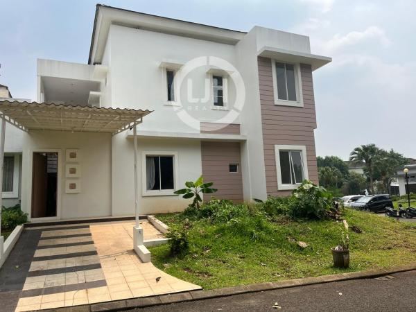 Rumah Posisi Hook Di Chalcedony, PHG, Gading Serpong