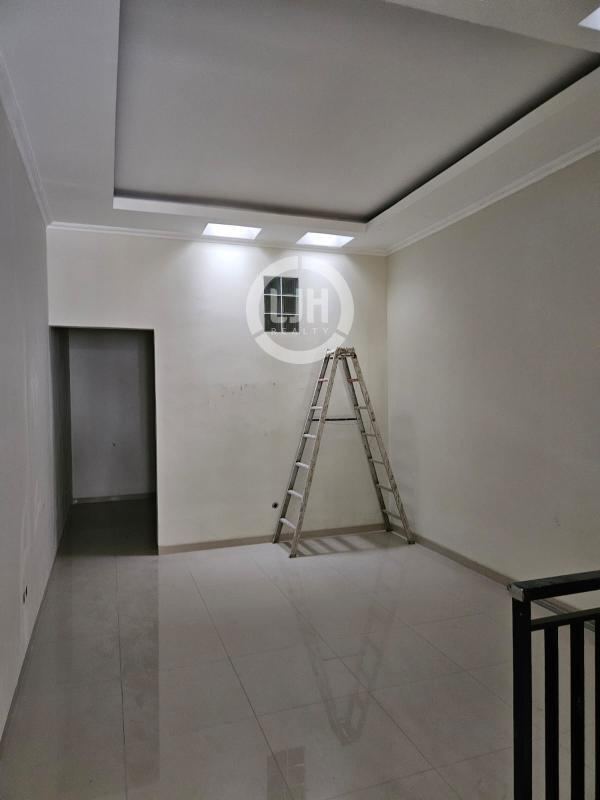 Rumah Siap Huni Di Greenvile, Jakarta Barat